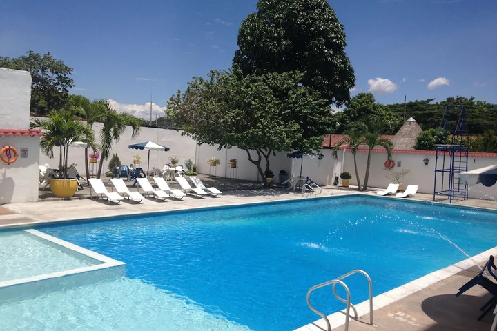 Pool 21 of 30