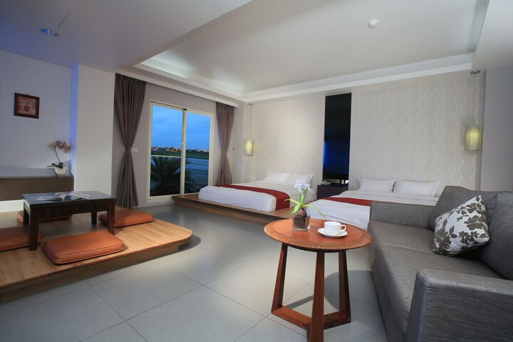 Room 6 of 37