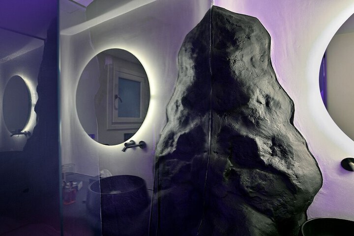 Room 66 of 115
