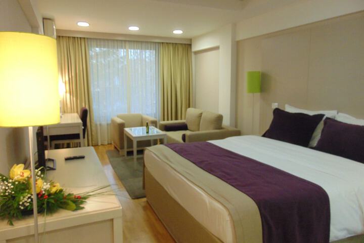Room 2 of 37