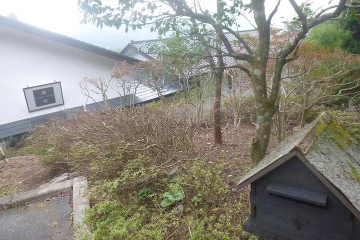 Property Grounds 20 of 27