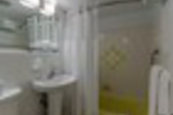Room 173 of 216