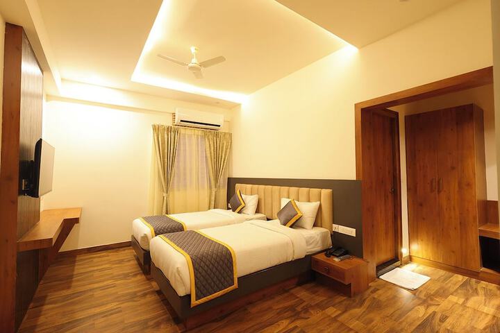 Room 3 of 27