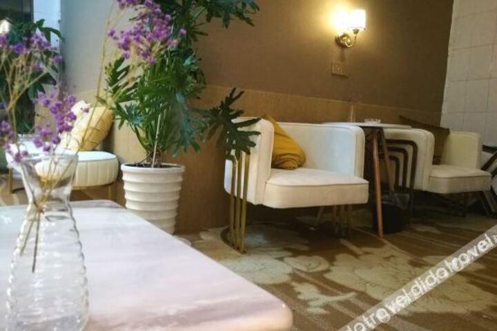 Hotel Interior 4 of 16