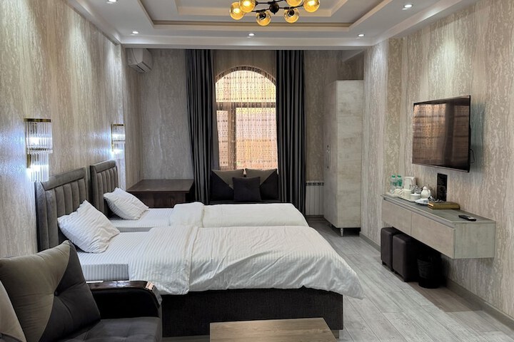 Room 13 of 68