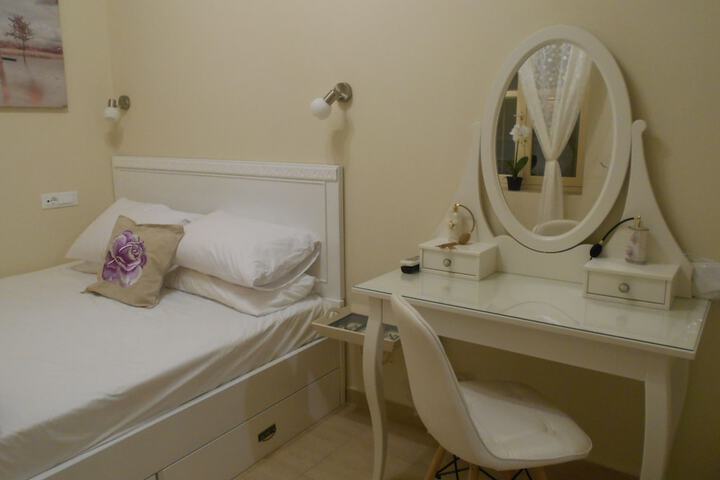 Room 4 of 26