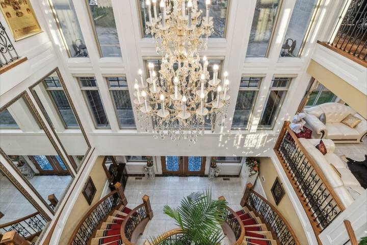 Hotel Interior 4 of 109