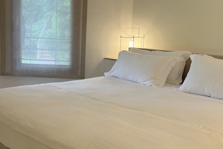 Room 5 of 99