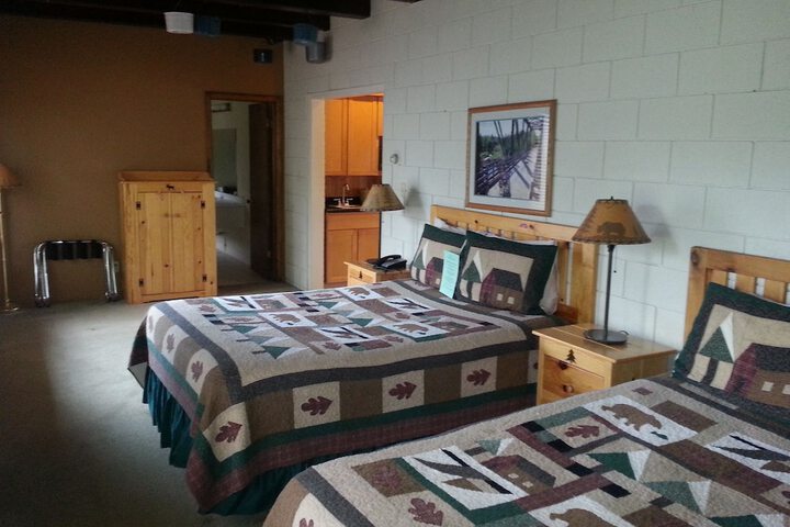 Room 3 of 66