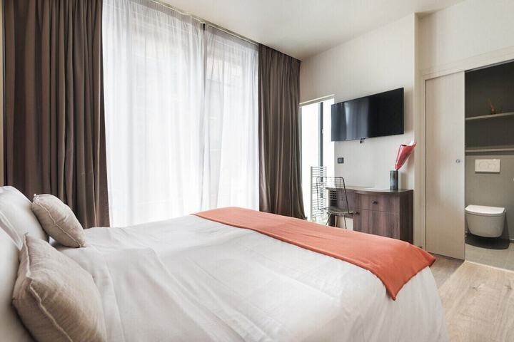 Room 21 of 46