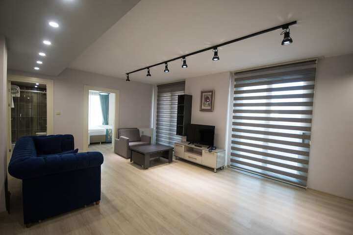 Room 16 of 34