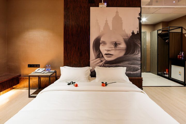 Room 16 of 46