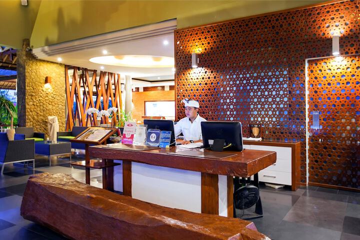 Hotel Interior 4 of 112