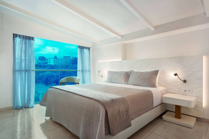 Room 28 of 123