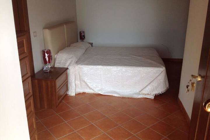 Room 4 of 9
