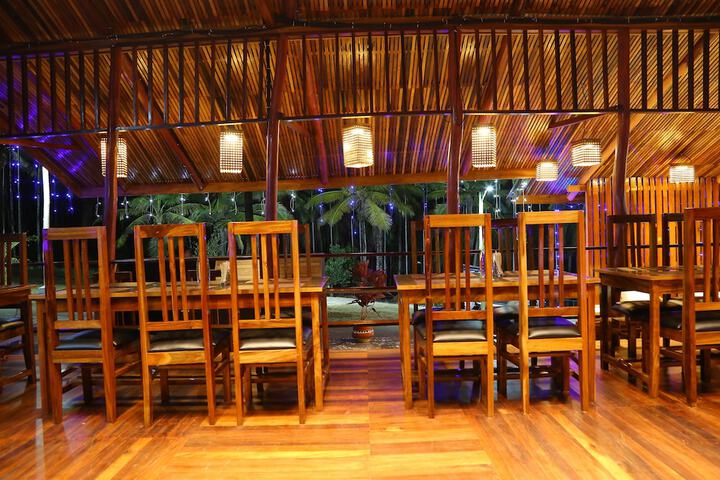Dining 62 of 85