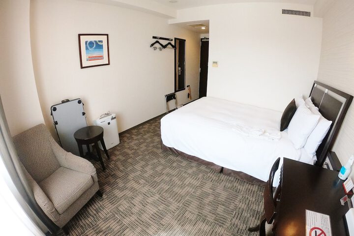 Room 17 of 66