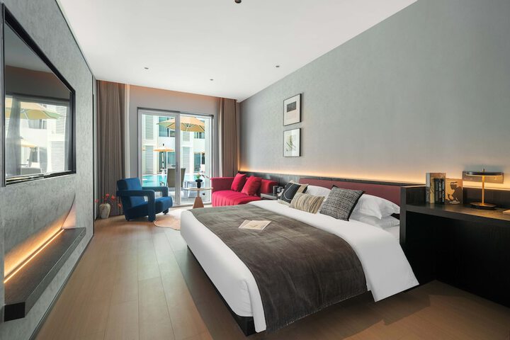 Room 16 of 80