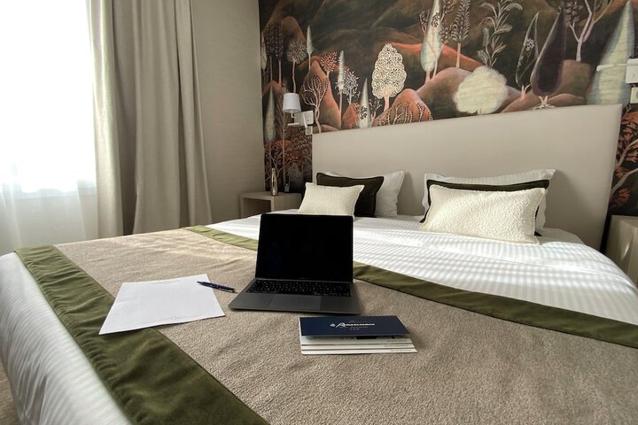 Room 12 of 66