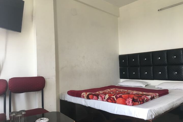 Room 7 of 27
