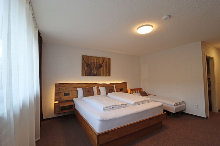 Room 12 of 121