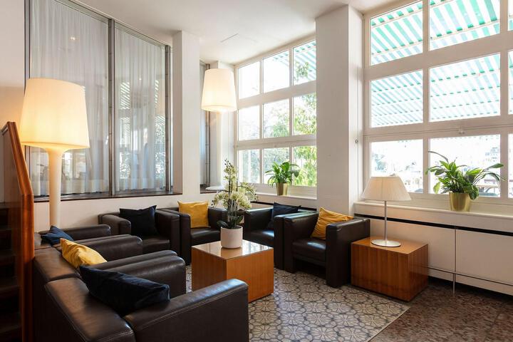 Guest Lobby