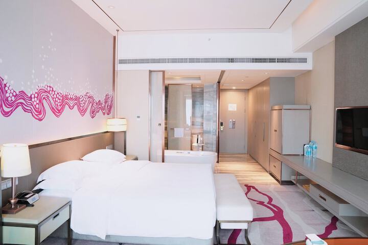 Room 21 of 107