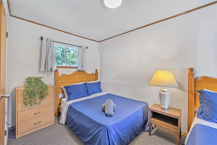 Room 8 of 17
