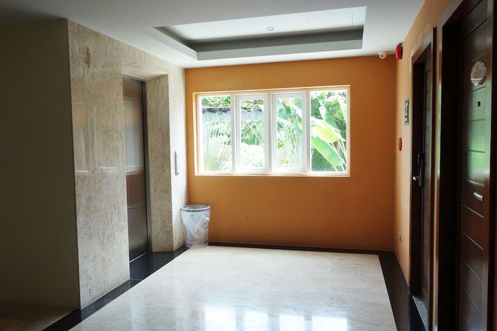 Ballroom/Hall 28 of 31