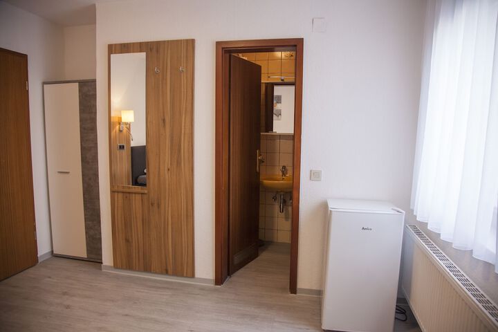 Room 56 of 76