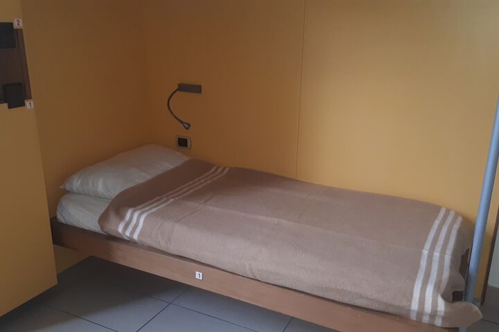 Room 10 of 61