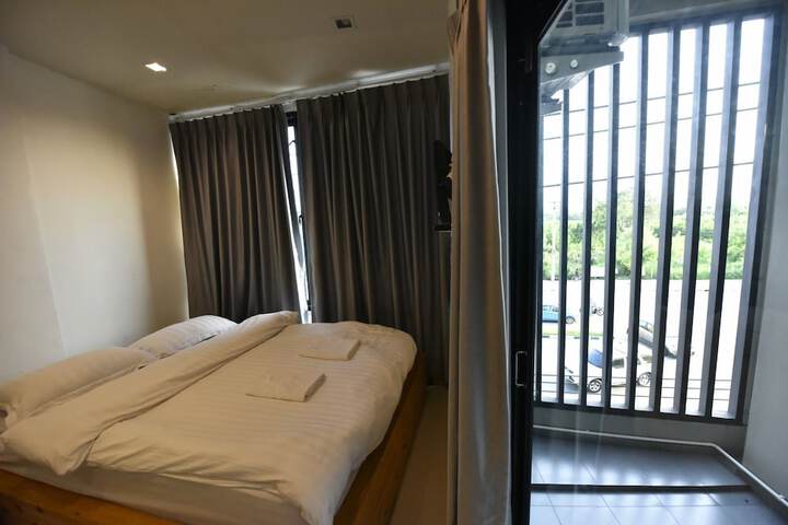 Room 12 of 24