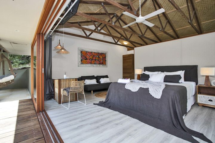 Room 10 of 90