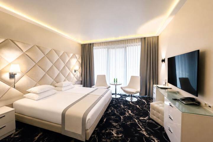 Room 4 of 54