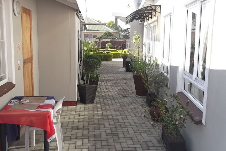 Hotel Exterior 12 of 81