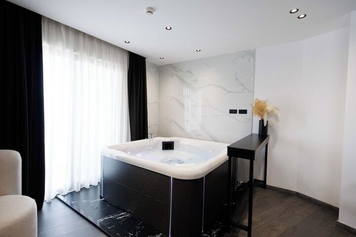 Room 40 of 123