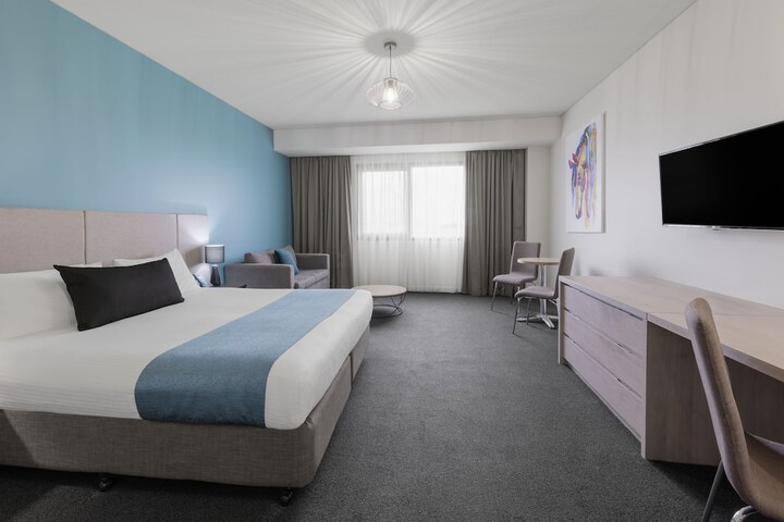 Room 6 of 14