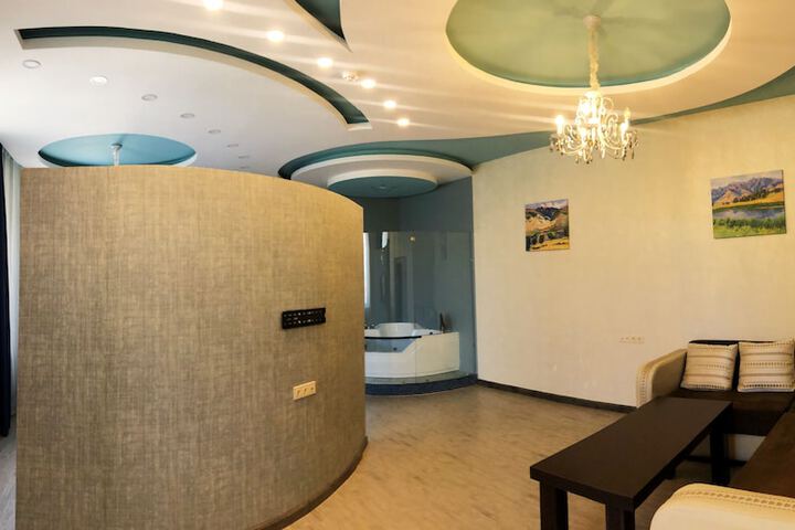 Room 18 of 45