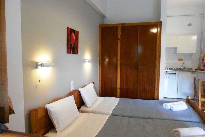 Room 6 of 24