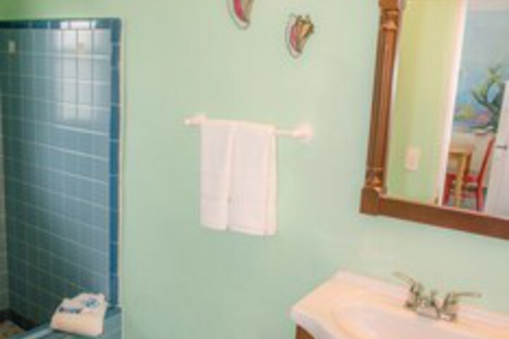 Room 4 of 43