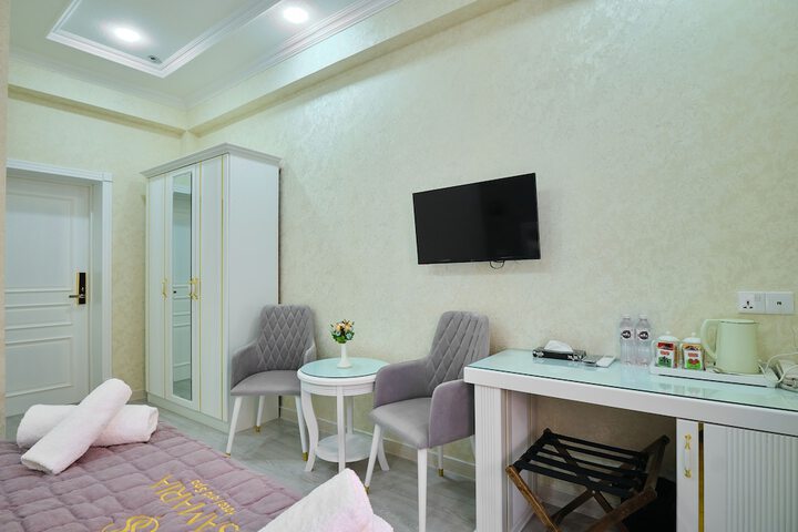 Room 17 of 68