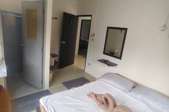 Room 32 of 55