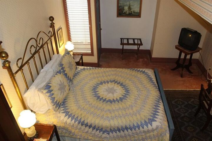 Room 34 of 109