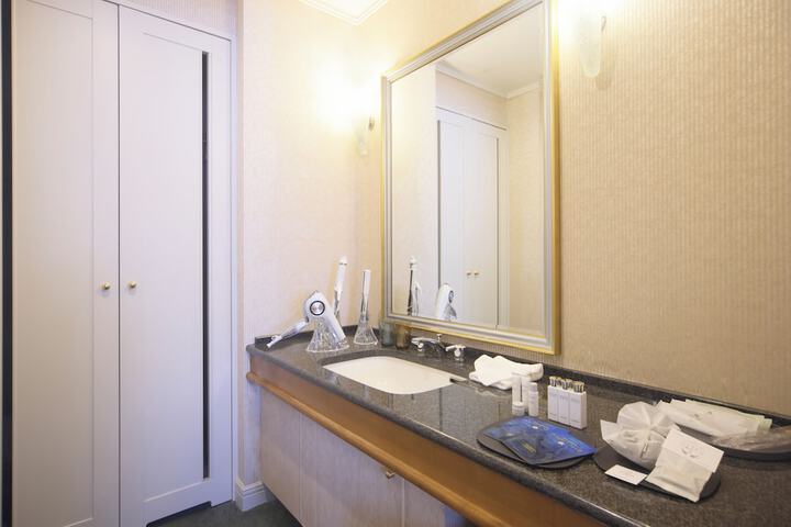 Room 20 of 130