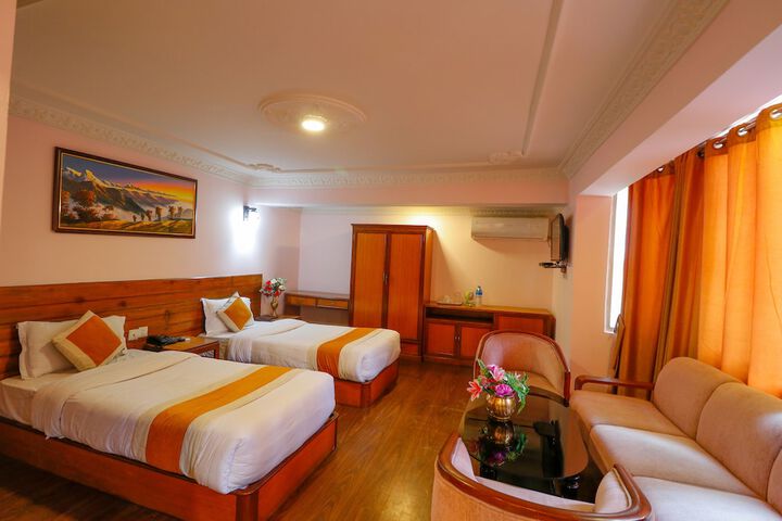 Room 13 of 34