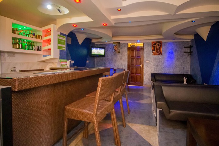 Lounge 59 of 68