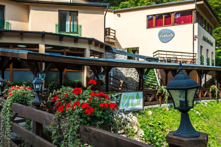Photo of Patak Park Hotel
