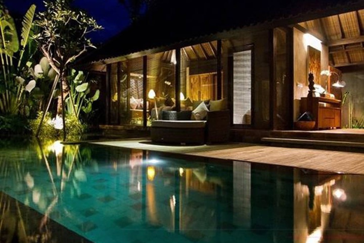 Pool Hotel