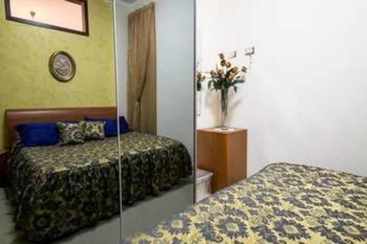Room 7 of 49