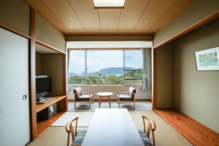 Room 4 of 92